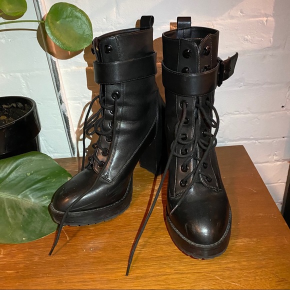 UO Kennedy heeled lace up boots. - Picture 3 of 6